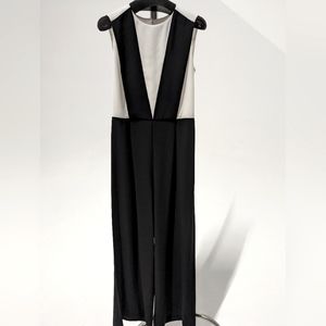 Vince Camuto Black & White Jumpsuit size 6